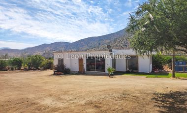 Leon Propiedades arrienda casa en sector Cuyuncavi, Curacaví.