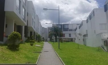 CASA EN VENTA SAN ISIDRO DEL INCA, NORTE DE QUITO