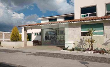 EXCELENTE RESIDENCIA EN METEPEC