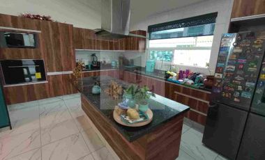 EXCELENTE RESIDENCIA EN METEPEC