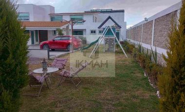 EXCELENTE RESIDENCIA EN METEPEC