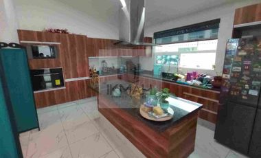 EXCELENTE RESIDENCIA EN METEPEC