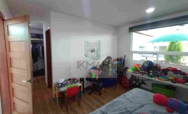 EXCELENTE RESIDENCIA EN METEPEC