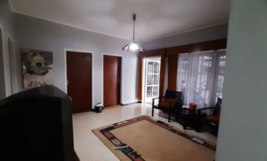 Rumah disewakan di Batu Lb200 3KT dekat balaikota alun-alun 40jt/th