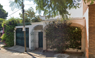 Excelente Casa Con Amplios Espacios en Cuernavaca