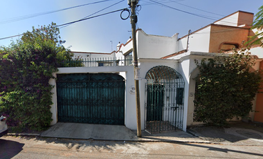 Excelente Casa Con Amplios Espacios en Cuernavaca