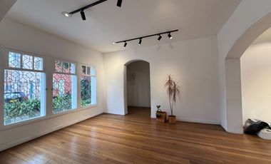 CASA CLÁSICA EN ARRIENDO -QUINTA CAMACHO-BOGOTA D.C