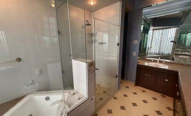 Casa en Renta Bosques de Las Lomas Terraza Amplia Techada P/Remodelar Dos Accesos