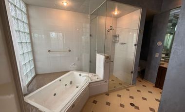 Casa en Renta Bosques de Las Lomas Terraza Amplia Techada P/Remodelar Dos Accesos