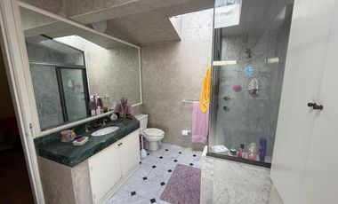 Casa en Renta Bosques de Las Lomas Terraza Amplia Techada P/Remodelar Dos Accesos