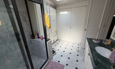 Casa en Renta Bosques de Las Lomas Terraza Amplia Techada P/Remodelar Dos Accesos