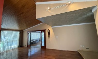 Casa en Renta Bosques de Las Lomas Terraza Amplia Techada P/Remodelar Dos Accesos