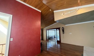 Casa en Renta Bosques de Las Lomas Terraza Amplia Techada P/Remodelar Dos Accesos