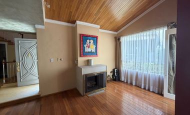 Casa en Renta Bosques de Las Lomas Terraza Amplia Techada P/Remodelar Dos Accesos