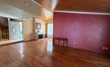 Casa en Renta Bosques de Las Lomas Terraza Amplia Techada P/Remodelar Dos Accesos