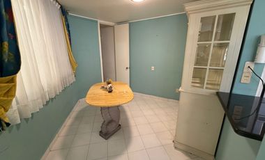 Casa en Renta Bosques de Las Lomas Terraza Amplia Techada P/Remodelar Dos Accesos