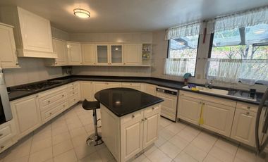 Casa en Renta Bosques de Las Lomas Terraza Amplia Techada P/Remodelar Dos Accesos