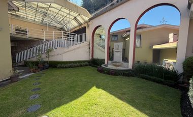 Casa en Renta Bosques de Las Lomas Terraza Amplia Techada P/Remodelar Dos Accesos