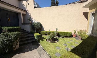 Casa en Renta Bosques de Las Lomas Terraza Amplia Techada P/Remodelar Dos Accesos