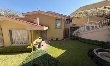 Casa en Renta Bosques de Las Lomas Terraza Amplia Techada P/Remodelar Dos Accesos