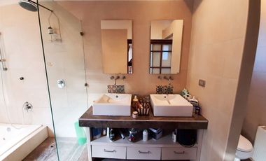 OPORTUNIDAD VALOR BAJO TASACION. Algarrobal 1, 4D 4B, estar, servicios más taller con baño 264 mts en 5.017 de terreno