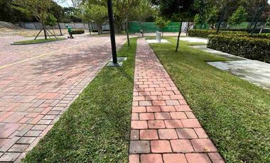 VENDO TERRENO KM. 13.5 VIA A LA COSTA ( AL LADO DE LAGUNA PLAZA)