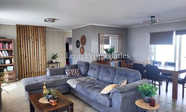 Leon Propiedades vende Parcela con Casa en sector Cuyuncavi Alto, Curacaví.