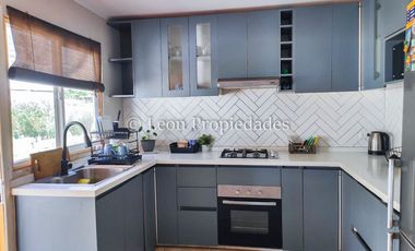 Leon Propiedades vende Parcela con Casa en sector Cuyuncavi Alto, Curacaví.