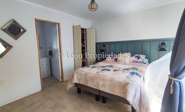 Leon Propiedades vende Parcela con Casa en sector Cuyuncavi Alto, Curacaví.