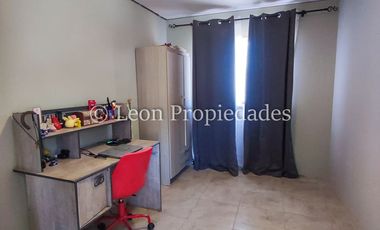 Leon Propiedades vende Parcela con Casa en sector Cuyuncavi Alto, Curacaví.