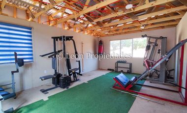 Leon Propiedades vende Parcela con Casa en sector Cuyuncavi Alto, Curacaví.