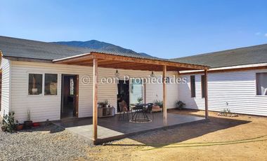 Leon Propiedades vende Parcela con Casa en sector Cuyuncavi Alto, Curacaví.