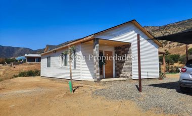 Leon Propiedades vende Parcela con Casa en sector Cuyuncavi Alto, Curacaví.