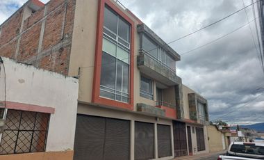 PROPIEDAD EN VENTA MULTIUSO EN ATUNTAQUI 2 CASAS MAS 3 MODULOS PARA TALLERES Y FABRICA TEXTIL