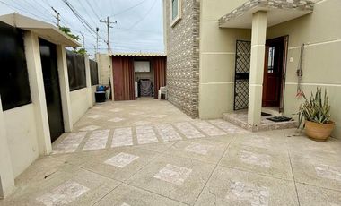 MILINA: VENDO DE OPORTUNIDAD 2 CASAS EN TERRENO DE 680 m2 A SOLO 2 CUADRAS AL MAR