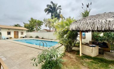 MILINA: VENDO DE OPORTUNIDAD 2 CASAS EN TERRENO DE 680 m2 A SOLO 2 CUADRAS AL MAR