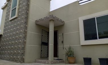 MILINA: VENDO DE OPORTUNIDAD 2 CASAS EN TERRENO DE 680 m2 A SOLO 2 CUADRAS AL MAR