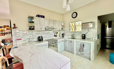 MILINA: VENDO DE OPORTUNIDAD 2 CASAS EN TERRENO DE 680 m2 A SOLO 2 CUADRAS AL MAR