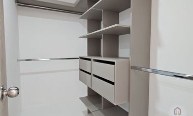 Apartamento de 3 alcobas en venta. Sabaneta, Las Lomitas