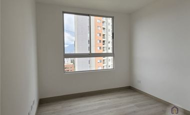 Apartamento de 3 alcobas en venta. Sabaneta, Las Lomitas