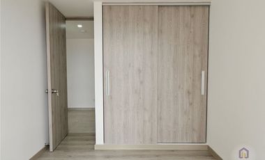 Apartamento de 3 alcobas en venta. Sabaneta, Las Lomitas