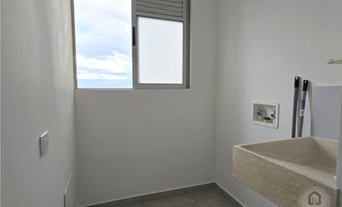 Apartamento de 3 alcobas en venta. Sabaneta, Las Lomitas