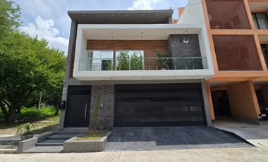 CASA EN VENTA EN FRACCIONAMIENTO EL MIRADOR