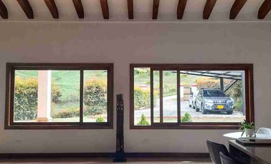 Vendo Casa finca En Santa Elena un Espacio de verdad, cerca de todo