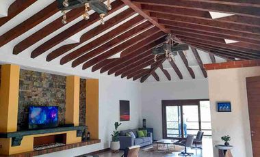 Vendo Casa finca En Santa Elena un Espacio de verdad, cerca de todo