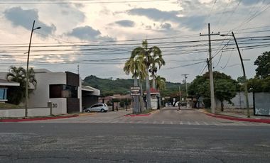 CASA EN VENTA EN FRACCIONAMIENTO FLANBOYANT