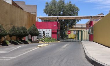 Venta amplia casa de 3 pisos en Condominio Balmaceda Sur
