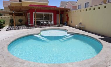Venta amplia casa de 3 pisos en Condominio Balmaceda Sur
