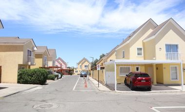 Venta amplia casa de 3 pisos en Condominio Balmaceda Sur