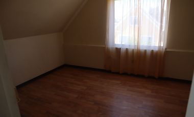 Venta amplia casa de 3 pisos en Condominio Balmaceda Sur